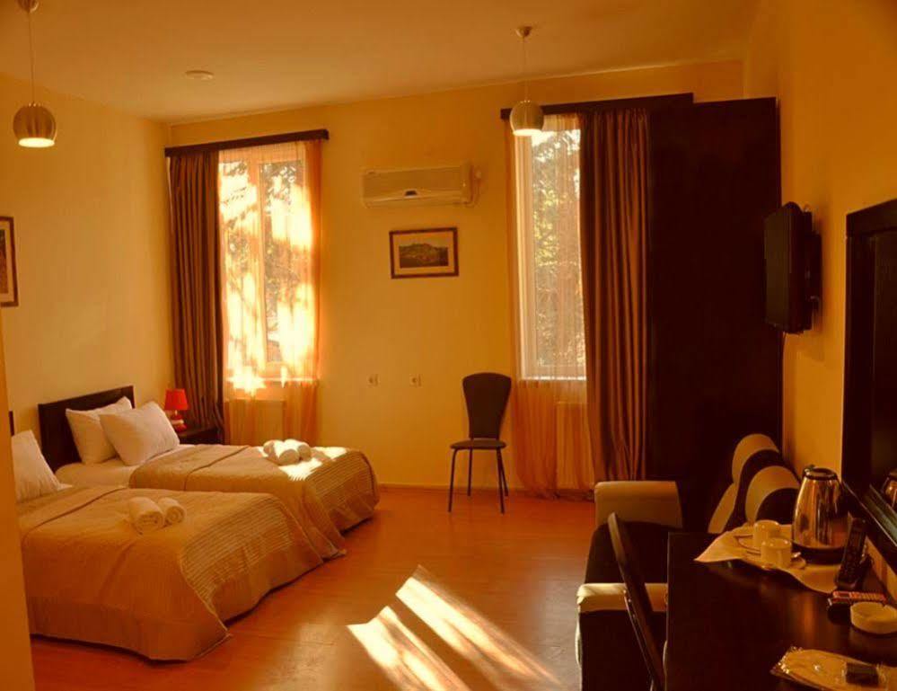 Gold Star Hotel تبليسي المظهر الخارجي الصورة